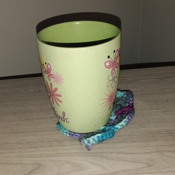 Crochet paw print coasters (4) - Picture 2 of 6